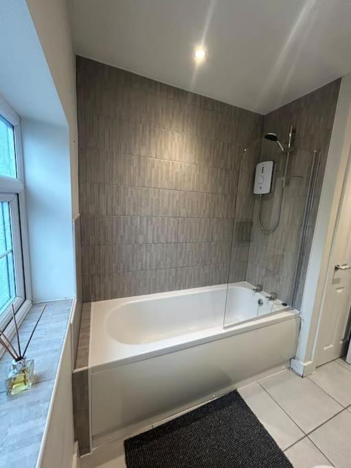Luxury Countryside Stay - Waters Upton, Telford Eksteriør bilde